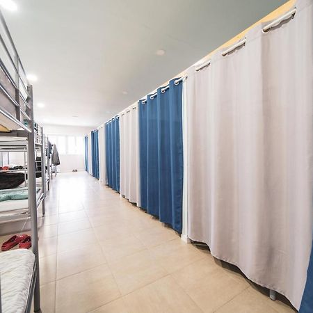 Albergue Barullo - Cubiculos - Literas - Habitaciones サリア エクステリア 写真