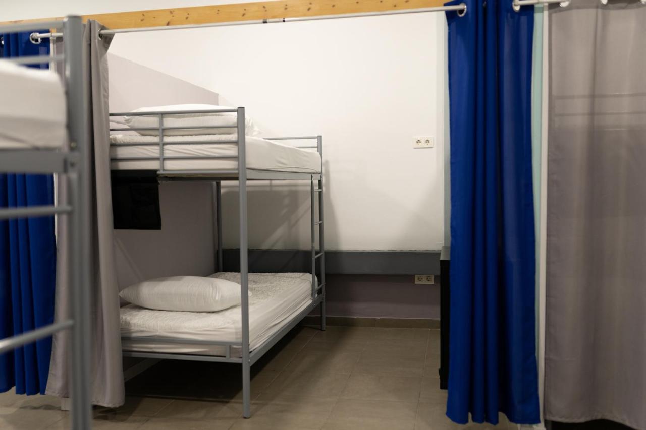 Albergue Barullo - Cubiculos - Literas - Habitaciones サリア エクステリア 写真