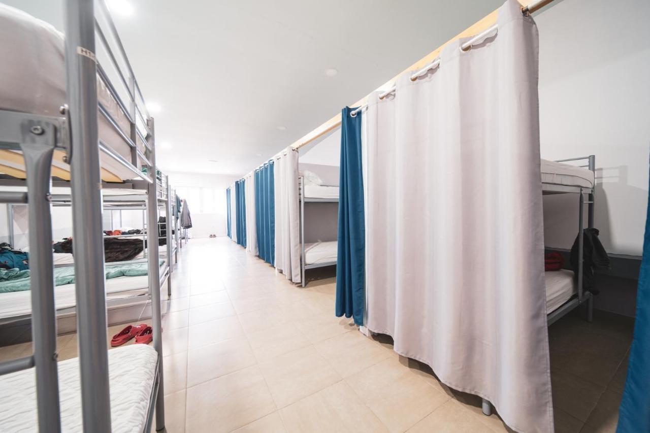 Albergue Barullo - Cubiculos - Literas - Habitaciones サリア エクステリア 写真