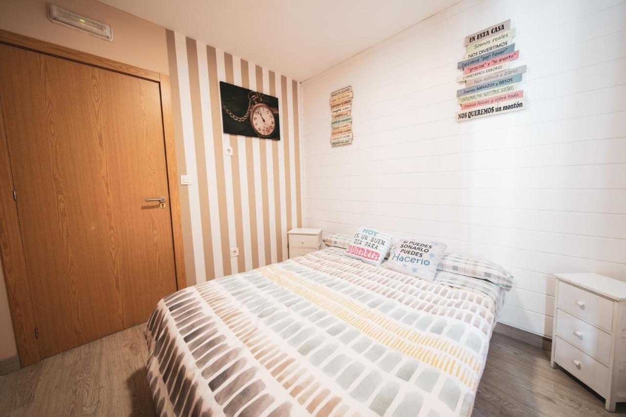 Albergue Barullo - Cubiculos - Literas - Habitaciones サリア エクステリア 写真