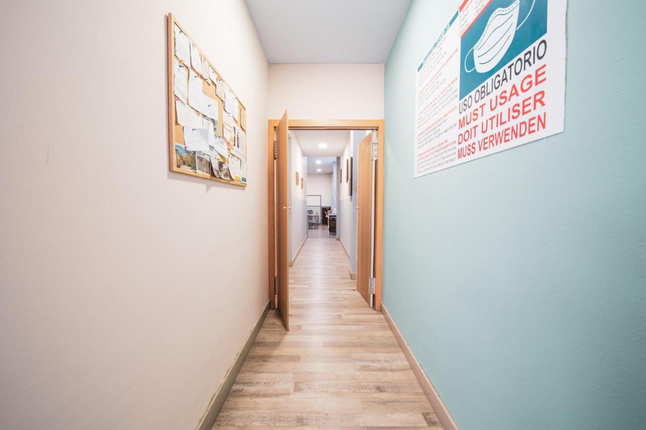 Albergue Barullo - Cubiculos - Literas - Habitaciones サリア エクステリア 写真