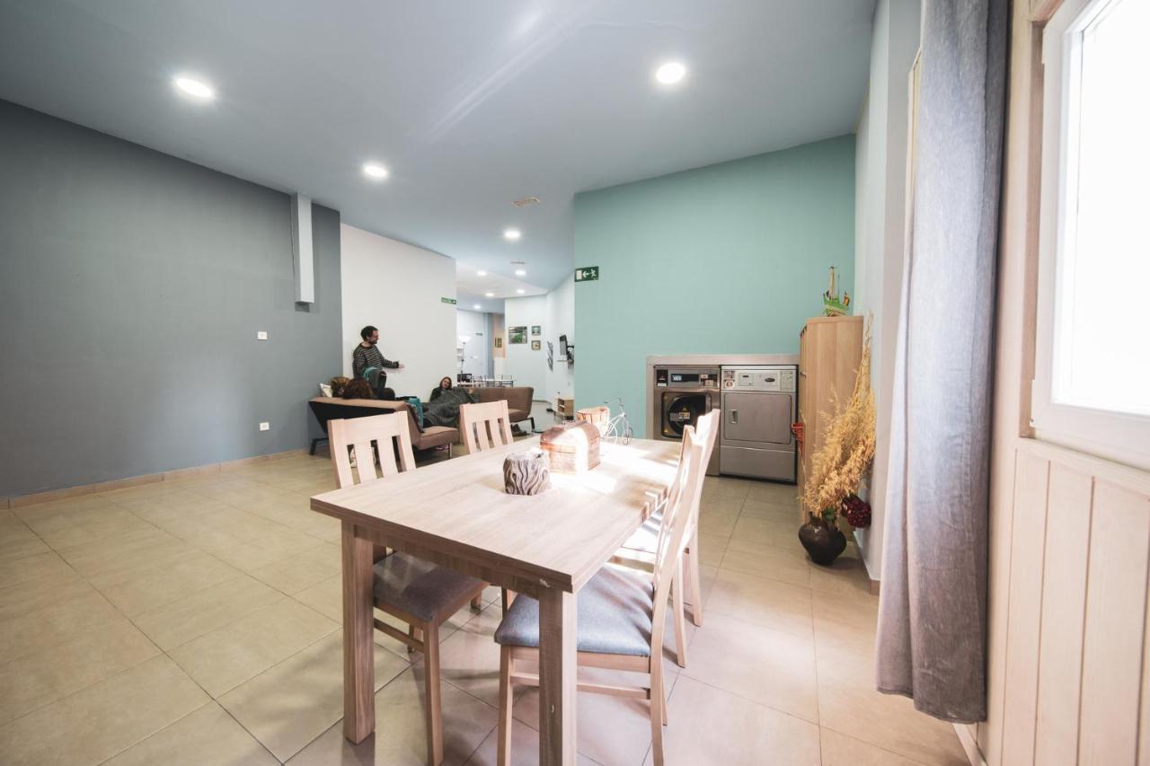 Albergue Barullo - Cubiculos - Literas - Habitaciones サリア エクステリア 写真