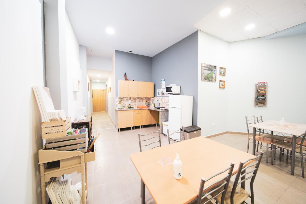 Albergue Barullo - Cubiculos - Literas - Habitaciones サリア エクステリア 写真