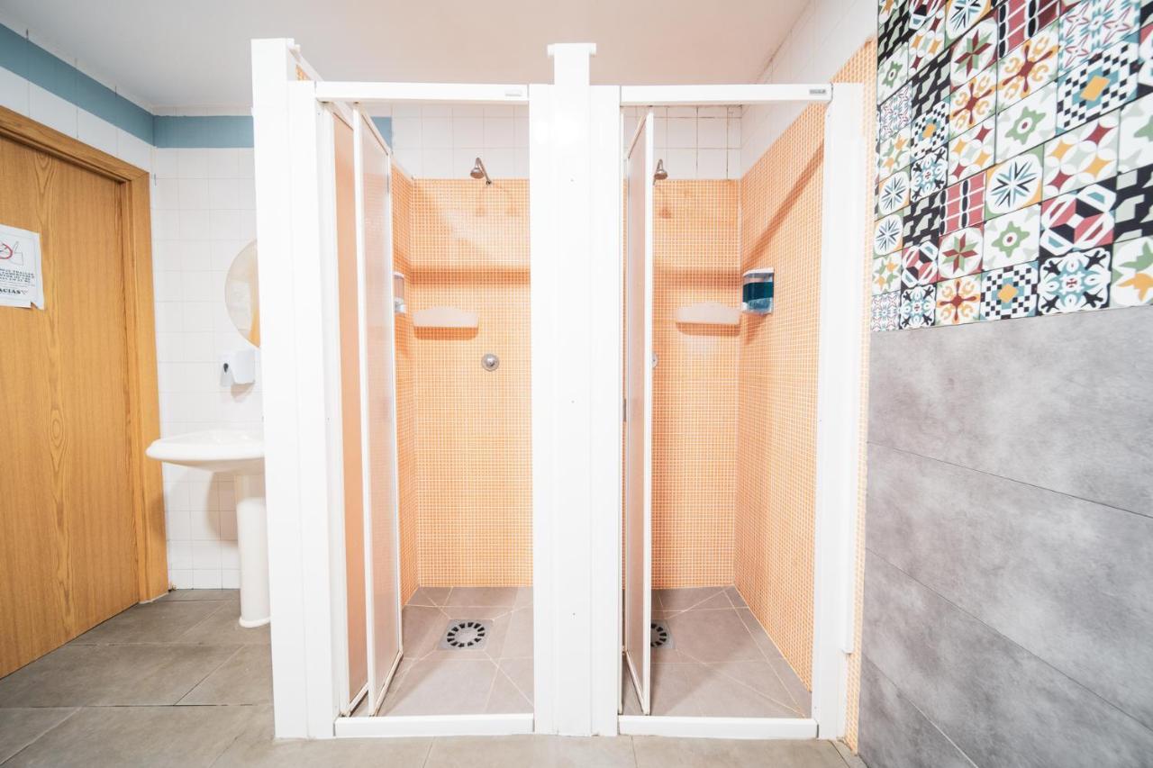 Albergue Barullo - Cubiculos - Literas - Habitaciones サリア エクステリア 写真