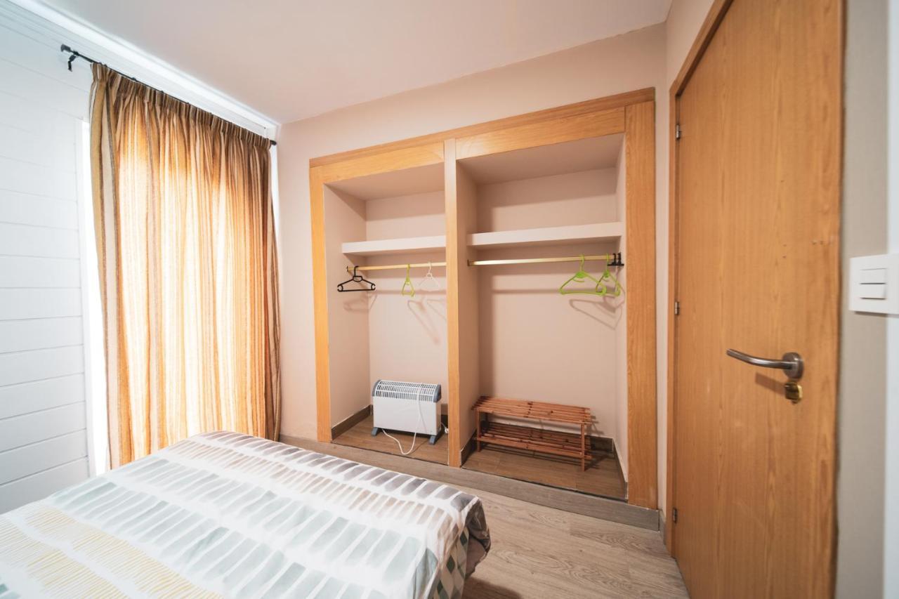 Albergue Barullo - Cubiculos - Literas - Habitaciones サリア エクステリア 写真