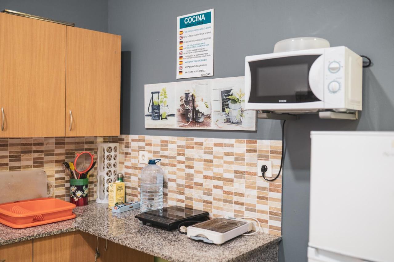 Albergue Barullo - Cubiculos - Literas - Habitaciones サリア エクステリア 写真