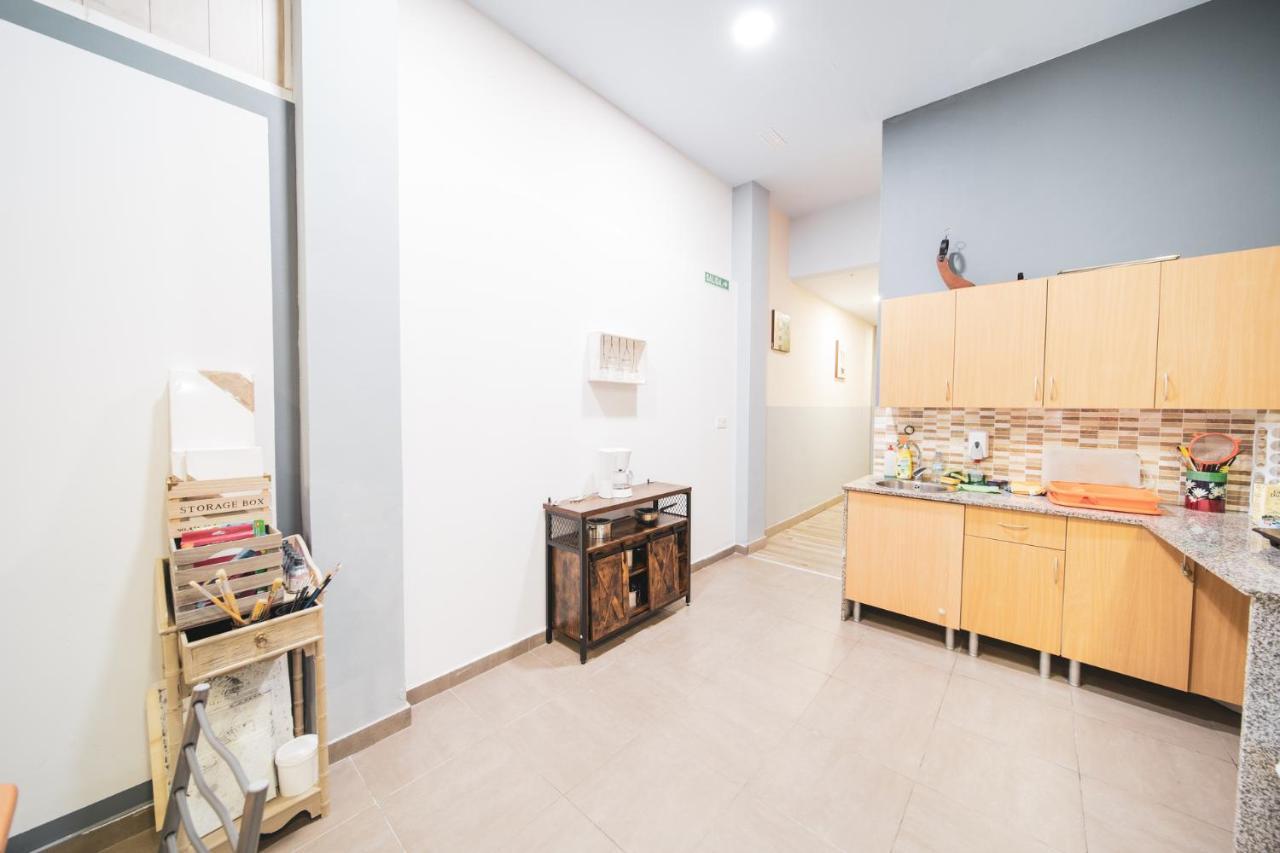 Albergue Barullo - Cubiculos - Literas - Habitaciones サリア エクステリア 写真