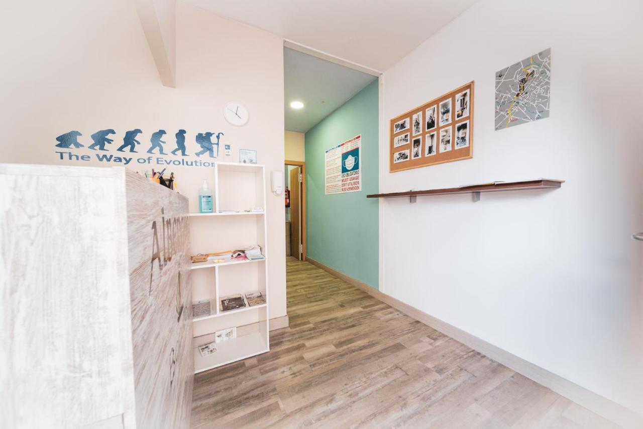 Albergue Barullo - Cubiculos - Literas - Habitaciones サリア エクステリア 写真