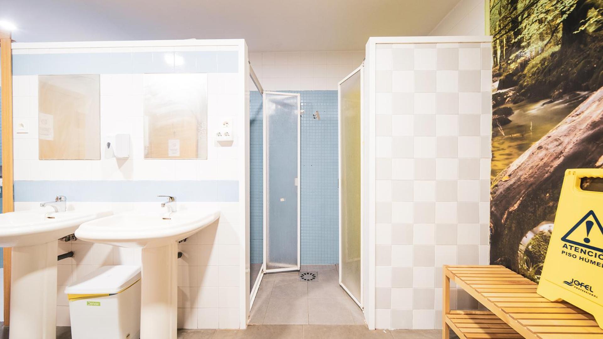 Albergue Barullo - Cubiculos - Literas - Habitaciones サリア エクステリア 写真