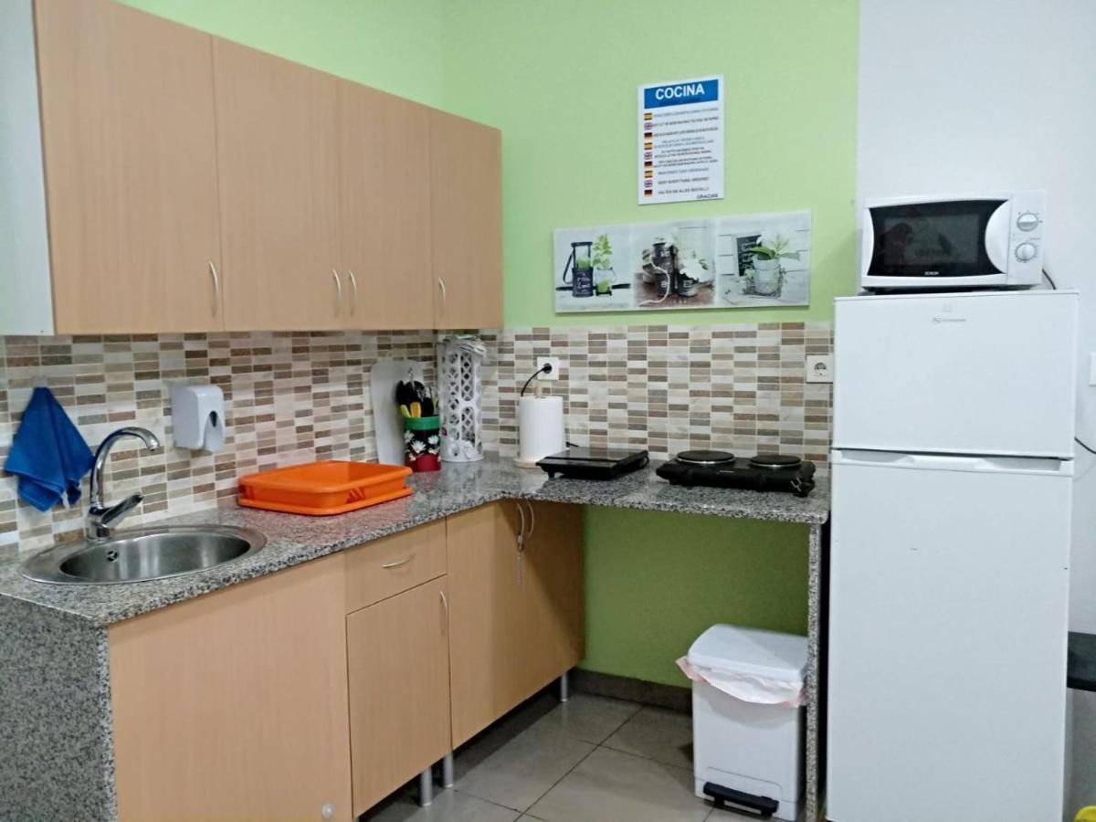 Albergue Barullo - Cubiculos - Literas - Habitaciones サリア エクステリア 写真