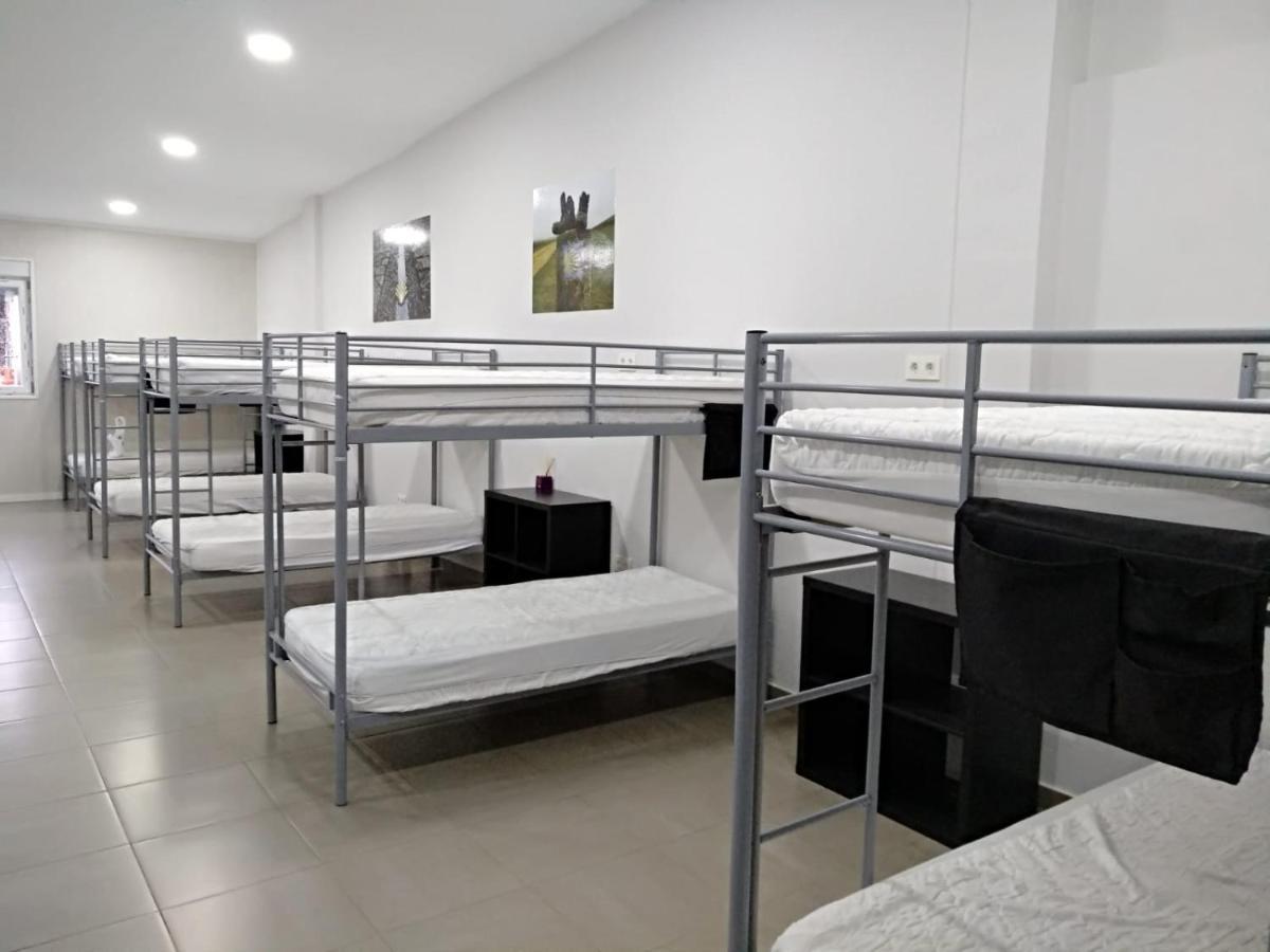 Albergue Barullo - Cubiculos - Literas - Habitaciones サリア エクステリア 写真