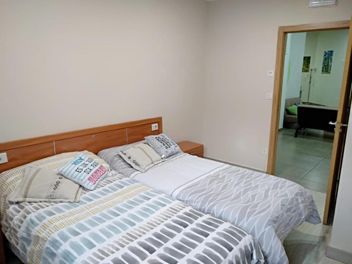 Albergue Barullo - Cubiculos - Literas - Habitaciones サリア エクステリア 写真